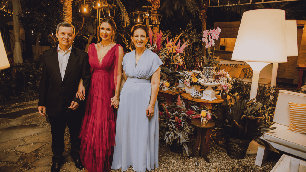 Descubra o melhor espaço para cerimônias em Florianópolis: Feeling Lounge. Vista para o mar, sofisticação e estrutura completa para seu grande dia.