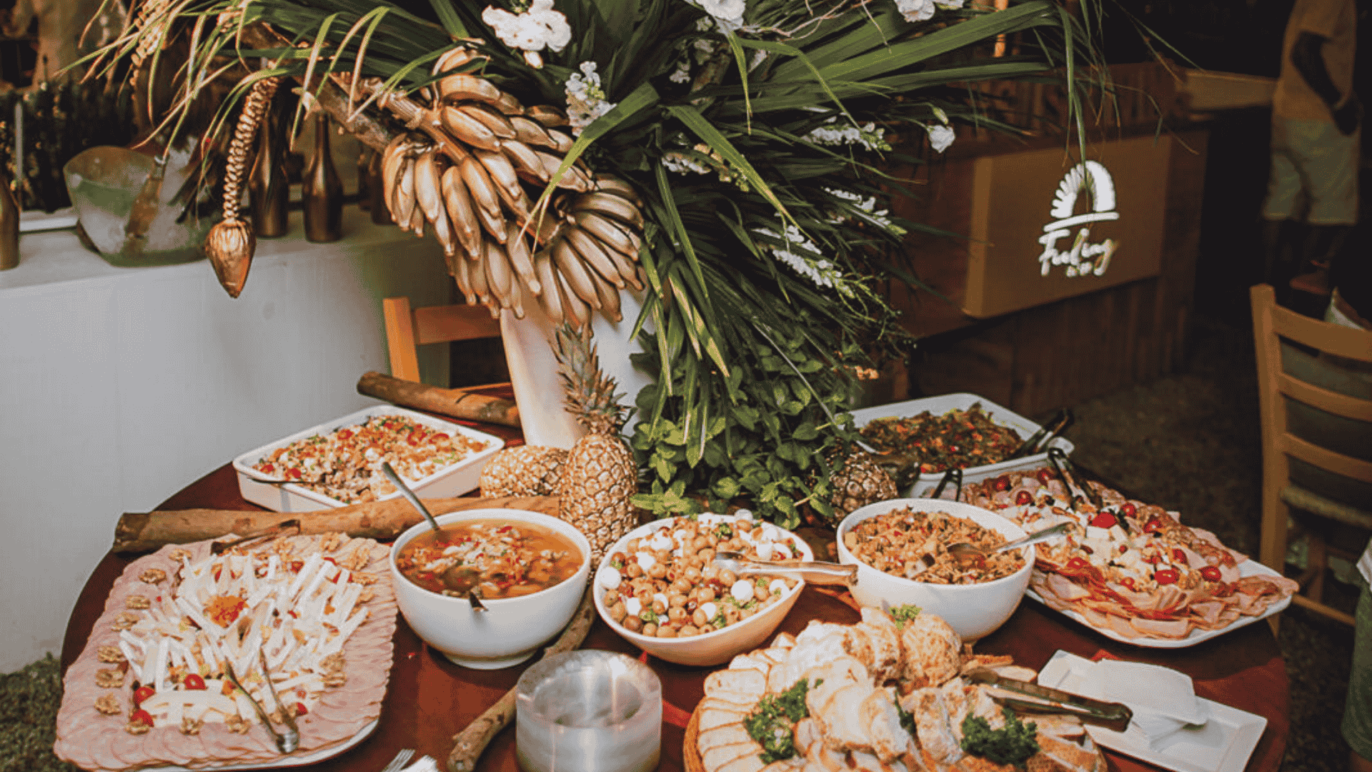 Feeling Lounge: o melhor espaço de eventos em Jurerê. Estrutura completa, gastronomia premium e vista para a Baía Norte à beira-mar.